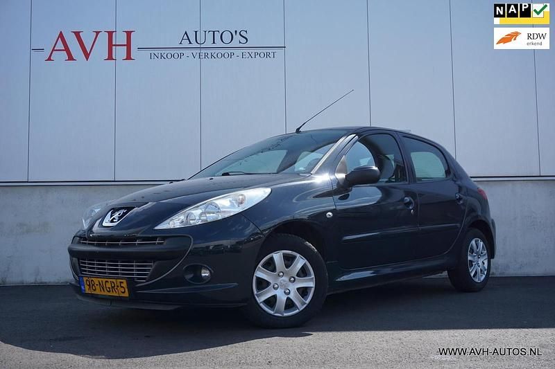 Grijs (metallic) Gebruikt 2010 Peugeot 206 Hatchback | € 2.450 - Afbeelding 1/4