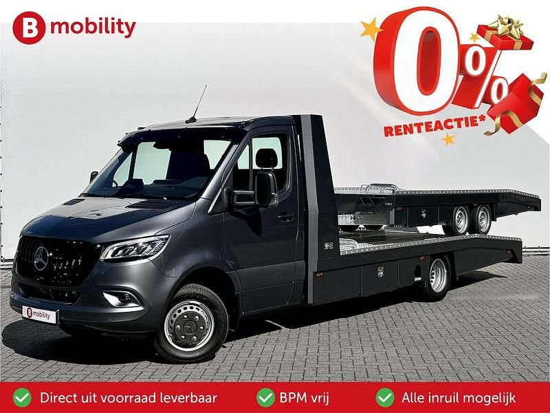 Grijs (metallic) Occasion 2024 Mercedes Sprinter Van | € 103.565 - Afbeelding 1/4