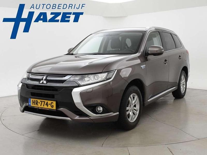 Bruin, metallic lak Gebruikt 2015 Mitsubishi Outlander P-HEV SUV | € 16.400 (Iets duurder) - Afbeelding 1/4