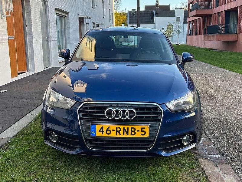 Blauw Gebruikt 2011 Audi A1 Stationwagen | € 7.000 - Afbeelding 1/4