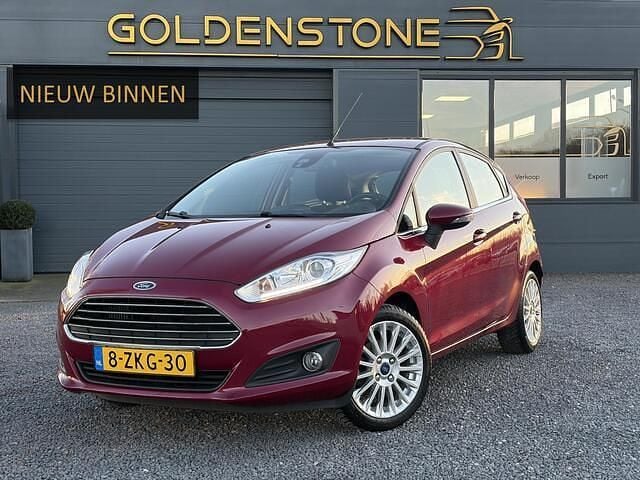 Occasion Ford Fiesta Titanium 101 PK (74 kW) 2015 Rood Hatchback