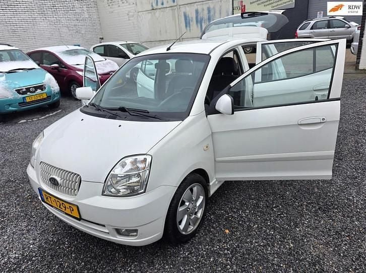 Wit Occasion 2006 Kia Picanto Hatchback | € 1.449 (Goede deal) - Afbeelding 1/4