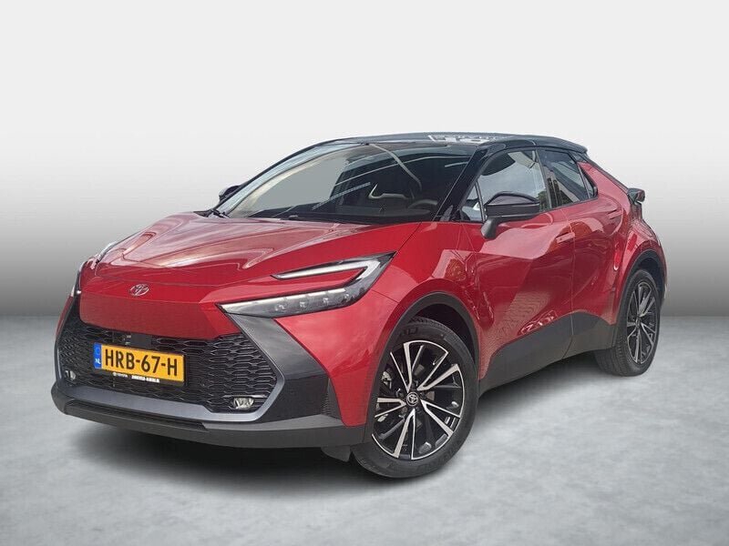Rood Gebruikt 2025 Toyota C-HR Executive SUV | € 43.999 (Eerlijke prijs) - Afbeelding 1/4