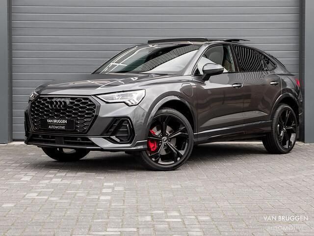 Grijs (metallic) Gebruikt 2022 Audi Q3 Sportback S-Line SUV | € 44.990 (Duur) - Afbeelding 1/4