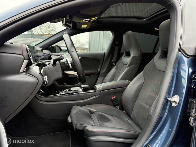 Occasion Mercedes CLA250 Shooting Brake AMG 161 PK (118 kW) 2021 Blauw Stationwagen