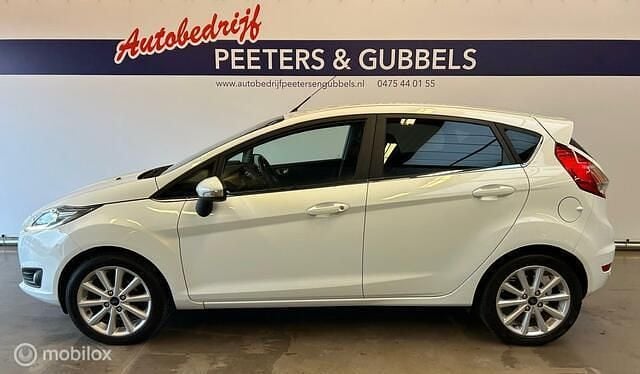 Wit Gebruikt 2017 Ford Fiesta Titanium Hatchback | € 10.445 (Super prijs) - Afbeelding 1/4