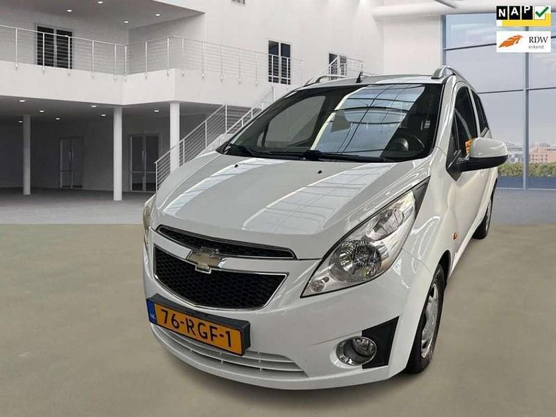 Wit Gebruikt 2011 Chevrolet Spark LS Hatchback | € 1.995 (Eerlijke prijs) - Afbeelding 1/4