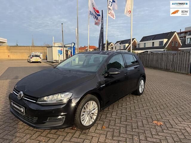 Zwart (metallic) Gebruikt 2014 VW Golf VII Edition Hatchback | € 9.500 (Eerlijke prijs) - Afbeelding 1/4
