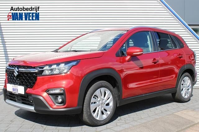 Rood Gebruikt 2022 Suzuki SX4 S-Cross SUV | € 22.945 (Eerlijke prijs) - Afbeelding 1/4