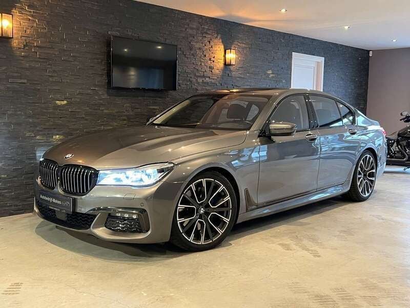 Grijs, metallic lak Gebruikt 2017 BMW 750 Executive Sedan | € 49.950 - Afbeelding 1/4