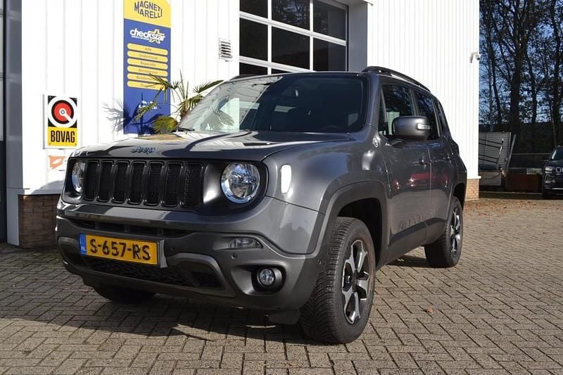 Grijs Occasion 2022 Jeep Renegade Trailhawk SUV | € 25.950 (Eerlijke prijs) - Afbeelding 1/4