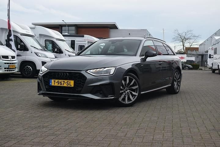 Occasion Audi A4 Competition 2023 Grijs Stationwagen