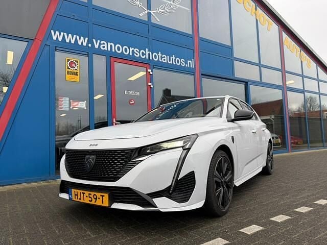 Wit (metallic) Occasion 2024 Peugeot 308 GT-line Hatchback | € 26.900 (Super prijs) - Afbeelding 1/4