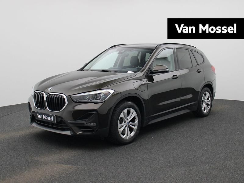 Zwart Gebruikt 2020 BMW X1 Executive SUV | € 26.900 (Eerlijke prijs) - Afbeelding 1/4
