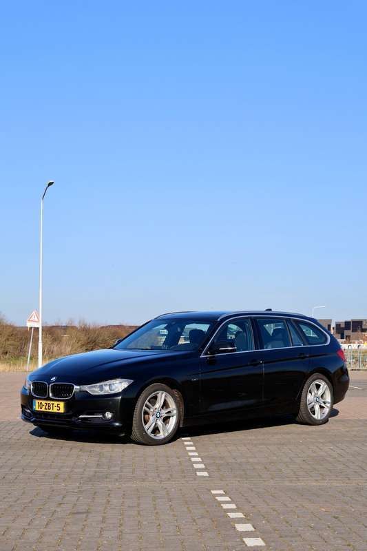 Zwart Gebruikt 2012 BMW 328 Executive Stationwagen | € 14.950 (Eerlijke prijs) - Afbeelding 1/4