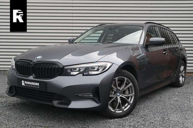 Grijs Gebruikt 2021 BMW 330e Sport Line Stationwagen | € 26.900 (Super prijs) - Afbeelding 1/3