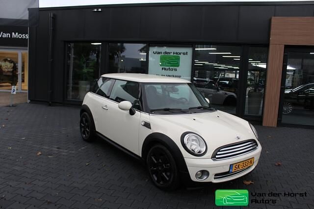 Wit Gebruikt 2008 Mini ONE Hatchback | € 2.750 (Eerlijke prijs) - Afbeelding 1/4