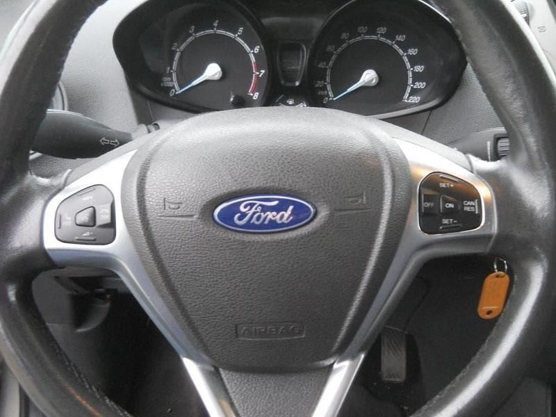 Occasion Ford Tourneo Courier Titanium 101 PK (74 kW) 2015 Beige (metallic) MPV