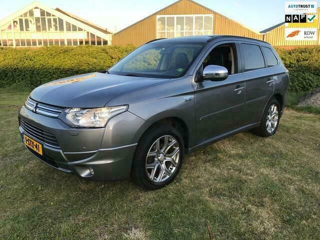 Grijs Gebruikt 2013 Mitsubishi Outlander Instyle SUV | € 15.950 - Afbeelding 1/4