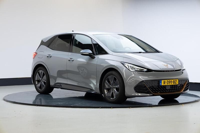 Grijs Occasion 2022 Cupra Born Hatchback | € 22.945 (Eerlijke prijs) - Afbeelding 1/4