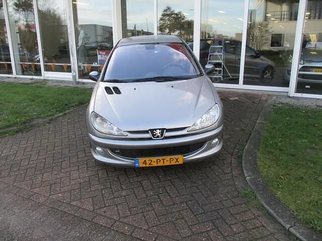 Occasion Peugeot 206 109 PK (80 kW) 2004 Zilver (metallic) Hatchback