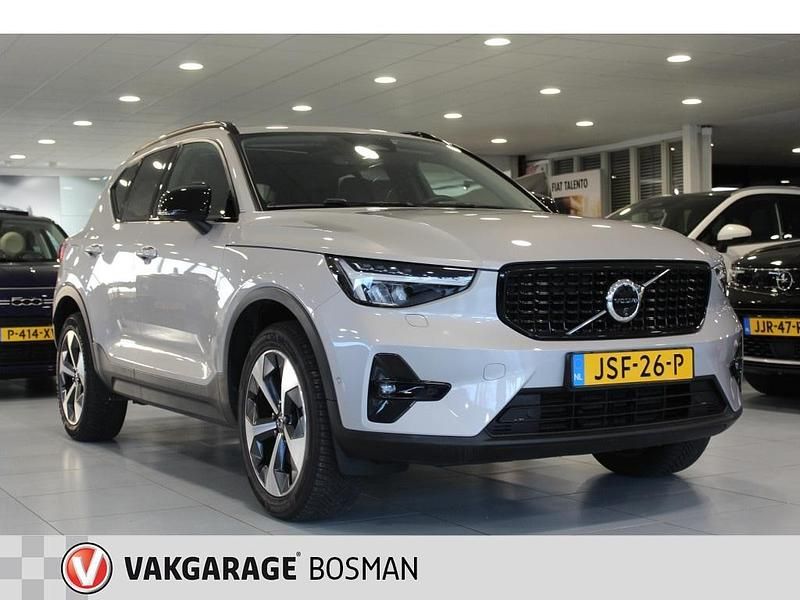 Zilver Occasion 2023 Volvo XC40 Ultimate SUV | € 38.800 (Iets duurder) - Afbeelding 1/4