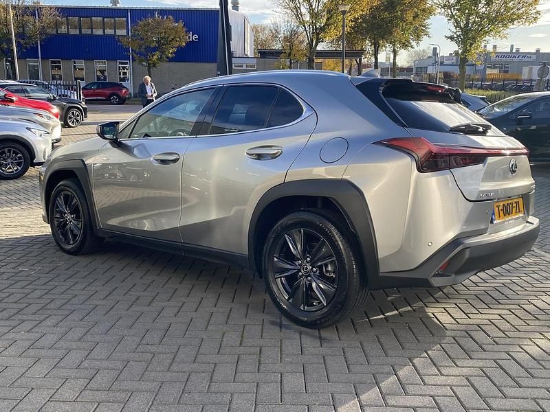 Occasion Lexus UX 184 PK (135 kW) 2023 Grijs SUV
