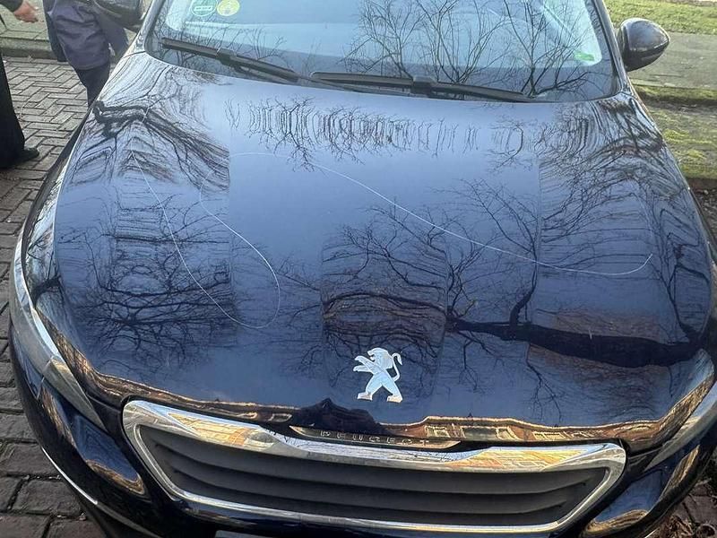 Blauw Gebruikt 2015 Peugeot 308 MPV | € 4.500 (Goede deal) - Afbeelding 1/4