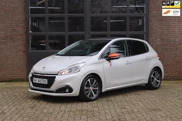 Wit Gebruikt 2016 Peugeot 208 Roland Garros Hatchback | € 8.995 (Eerlijke prijs) - Afbeelding 1/4