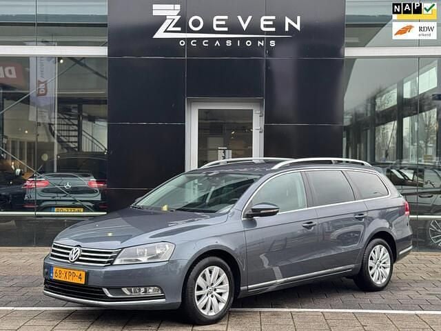 Grijs Occasion 2012 VW Passat Comfortline Stationwagen | € 4.995 (Goede deal) - Afbeelding 1/4