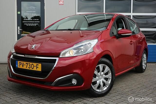 Rood Gebruikt 2017 Peugeot 208 Hatchback | € 5.700 (Goede deal) - Afbeelding 1/4