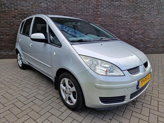 Grijs Gebruikt 2004 Mitsubishi Colt Inform Hatchback | € 1.395 (Eerlijke prijs) - Afbeelding 1/4