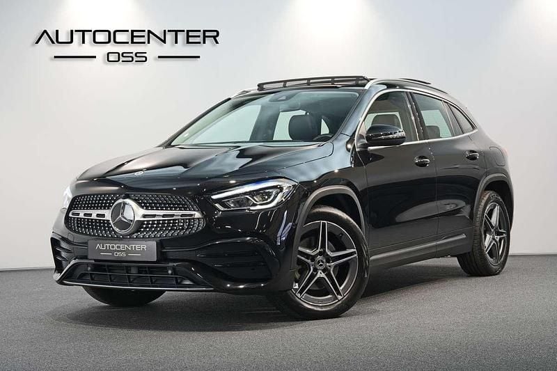 Zwart Gebruikt 2021 Mercedes GLA250 AMG SUV | € 37.895 (Eerlijke prijs) - Afbeelding 1/4