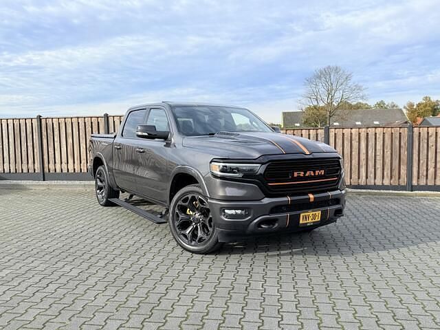 Grijs Gebruikt 2022 Dodge Ram Limited Pickup | € 58.500 (Eerlijke prijs) - Afbeelding 1/4