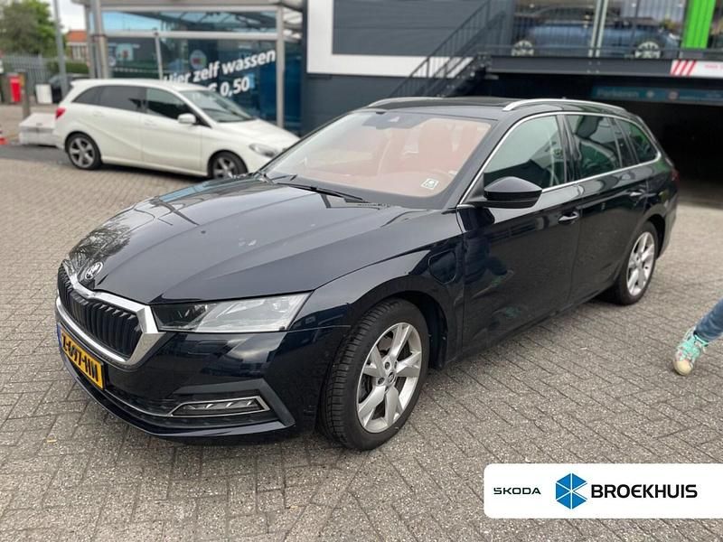 Zwart Occasion 2021 Skoda Octavia Business Line Stationwagen | € 24.995 (Eerlijke prijs) - Afbeelding 1/2