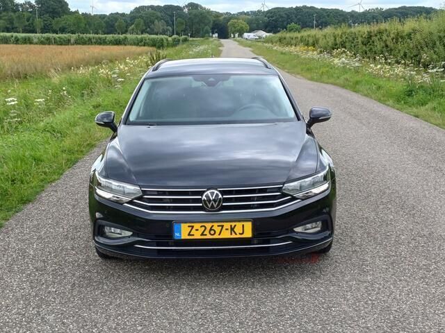 Occasion VW Passat Business 150 PK (110 kW) 2023 Zwart, metallic lak Stationwagen