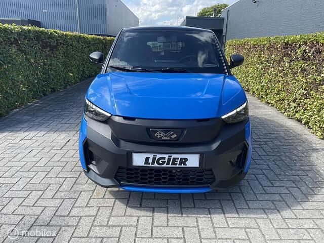 Nieuw Ligier JS50 2025 Blauw Hatchback