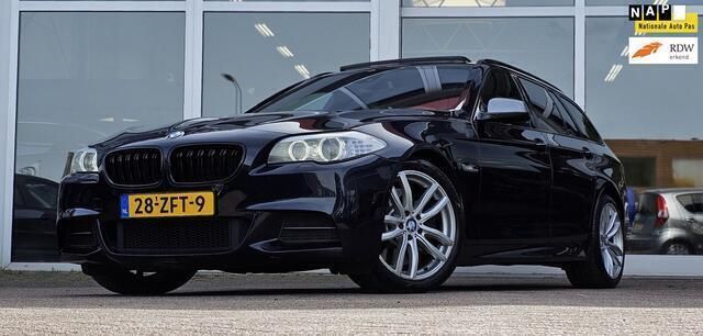 Zwart, metallic lak Gebruikt 2012 BMW M550 Comfort Edition Sedan | € 16.494 (Super prijs) - Afbeelding 1/4