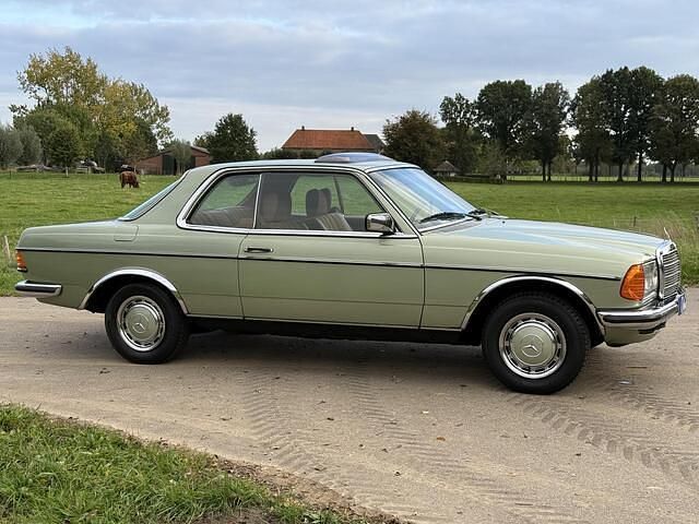 Occasion Mercedes 230 109 PK (80 kW) 1978 Groen Coupé