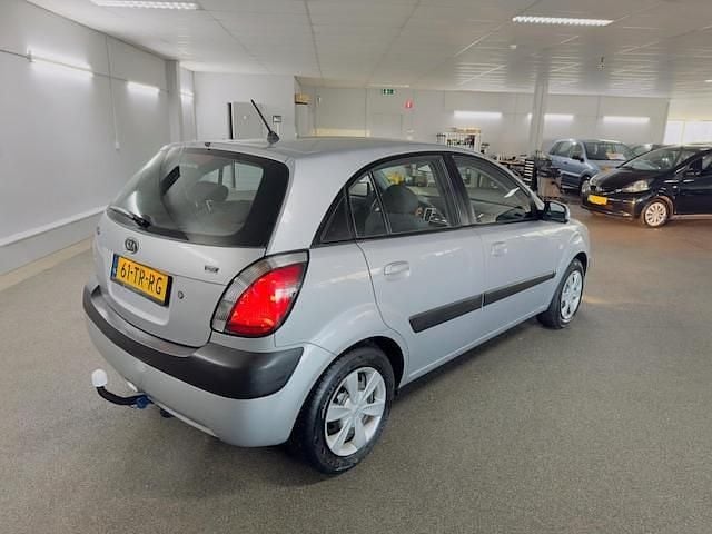 Occasion Kia Rio 97 PK (71 kW) 2007 Grijs (metallic) Hatchback