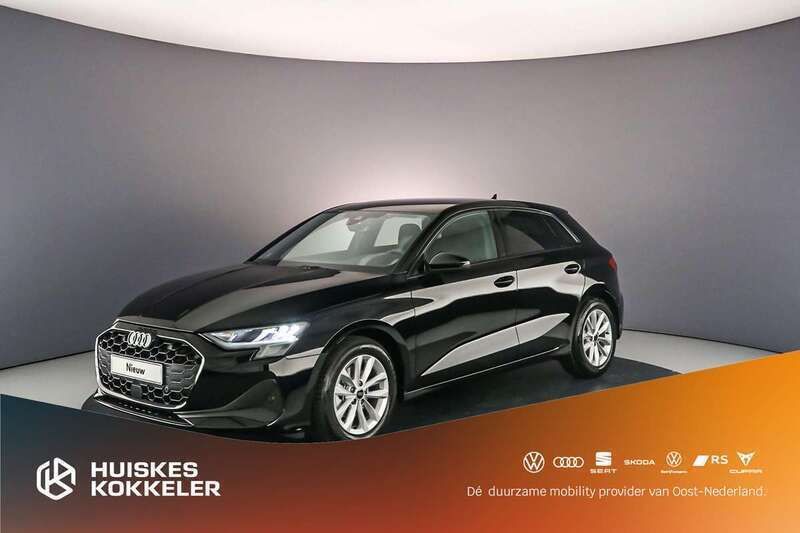 Zwart Nieuw 2025 Audi A3 Sportback Proline Hatchback | € 37.450 (Eerlijke prijs) - Afbeelding 1/4