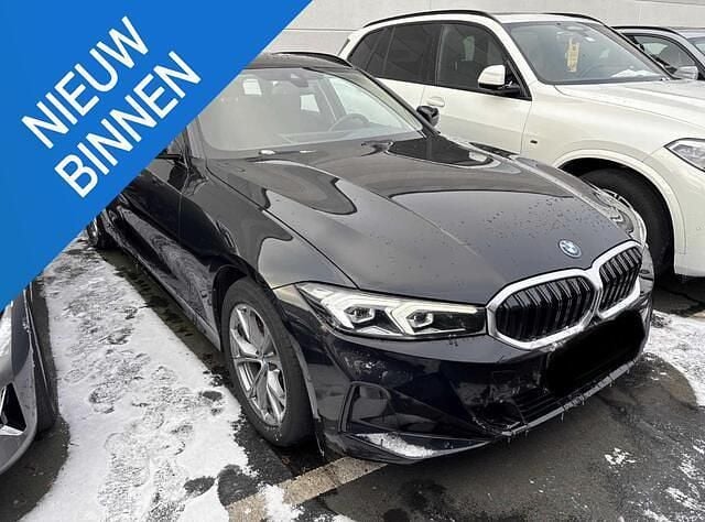 Zwart Occasion 2022 BMW 330 Stationwagen | € 33.950 (Goede deal) - Afbeelding 1/4