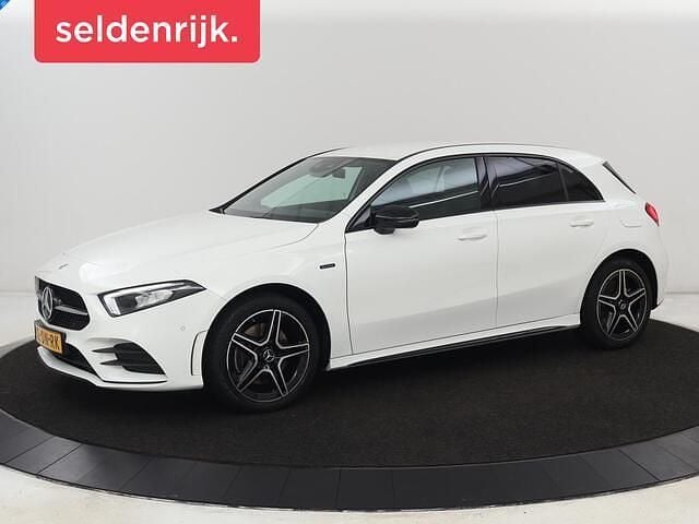 Wit Gebruikt 2021 Mercedes A250 AMG Hatchback | € 22.900 (Goede deal) - Afbeelding 1/4