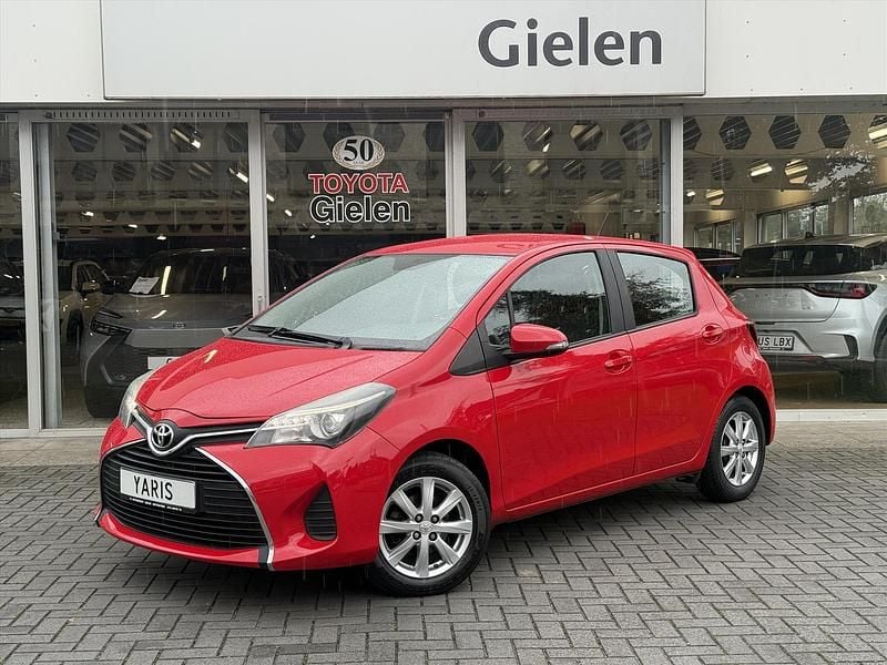 Rood Gebruikt 2016 Toyota Yaris Plus Hatchback | € 11.900 (Eerlijke prijs) - Afbeelding 1/3