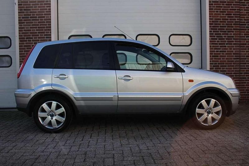 Occasion Ford Fusion Futura 101 PK (74 kW) 2008 Grijs Hatchback