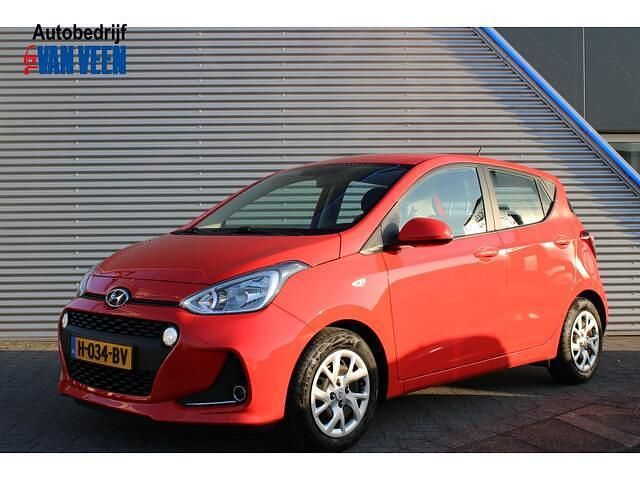 Tomato red Occasion 2020 Hyundai i10 Comfort Hatchback | € 9.945 (Eerlijke prijs) - Afbeelding 1/4