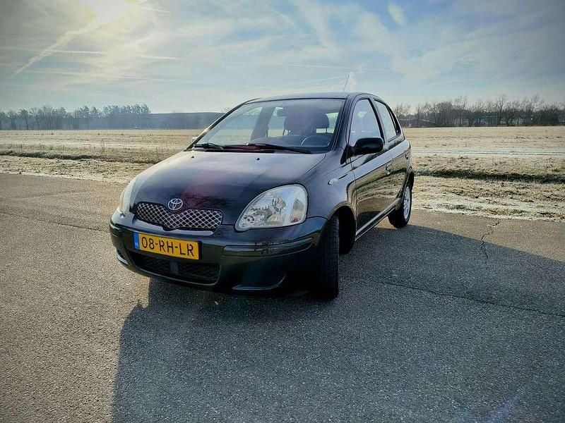 Occasion Toyota Yaris Sol 87 PK (63 kW) 2005 Zwart Hatchback