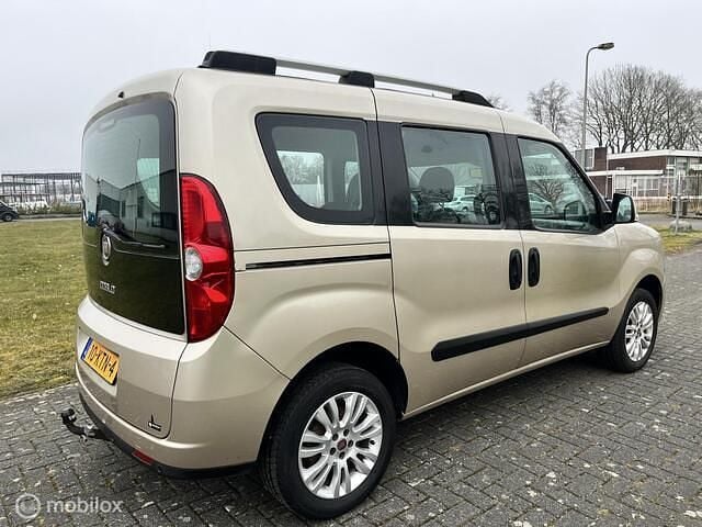 Occasion Fiat Doblò Emotion 95 PK (69 kW) 2010 Beige MPV