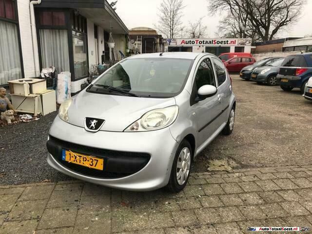 Occasion Peugeot 107 68 PK (50 kW) 2006 Grijs Hatchback