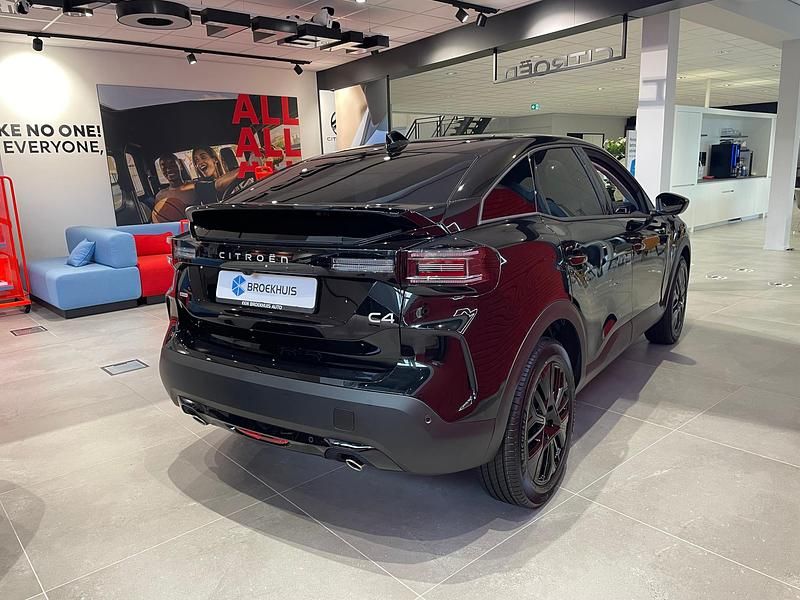 Nieuw Citroën C4 2025 Zwart SUV